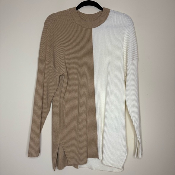 ABERCROMBIE + FITCH Soft Af Collection Cozy Ribbed Two Toned Color Block Sweater - Picture 2 of 10
